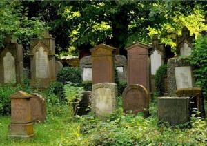 Gräber auf dem israelitischen Friedhof