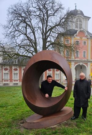 Skulptur aus Corten-Stahlblech von Künstler Rüdiger Seidt vor dem Damianstor Skulptur aus Corten-Stahlblech von Künstler Rüdiger Seidt vor dem Damianstor