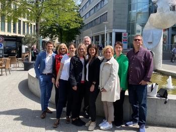 Gruppenbild auf dem Friedrichsplatz