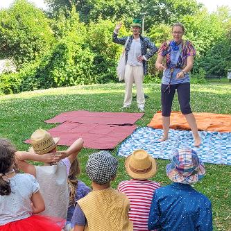 Foto einer Veranstaltung für Kinder in einem Park