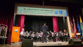 1. Orchester beim Auftritt in Slowenien