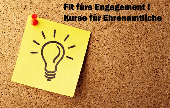 Birne mit Kork Aufschrift: Fit fürs Engagement! Kurse für Ehrenamtliche