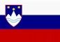Bild zeigt die Nationalflagge von Slowenien: weiß, blau, rot horizontal gestreift, mit Wappen im linken Eck
