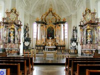 Innenraum mit Blick auf Altar
