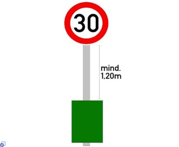 Beispiel Plakatierungshöhe für Mast mit Straßenschild, hier Tempo 30; Abstand Plakat und Schild min. 1,20 m